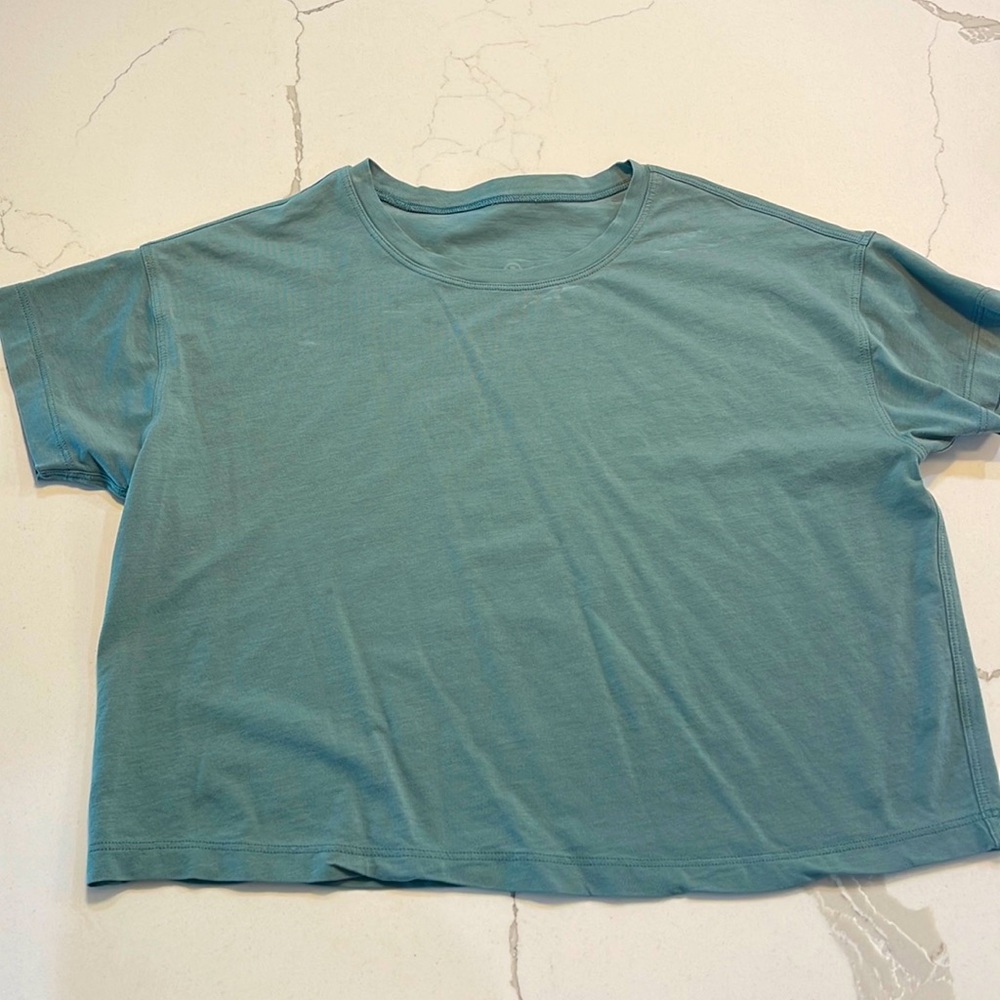 Lululemon crop tee